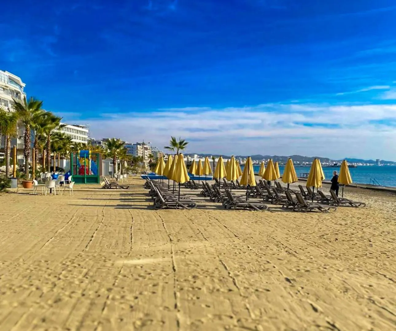 Tate Beachfront Apartment Durres